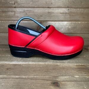 Womens Dansko Work Clogs Red Black Size 41